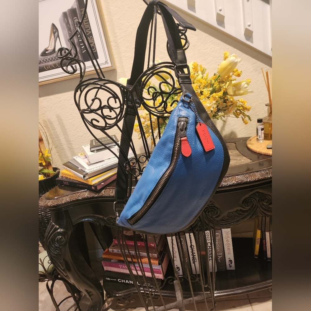 Coach Mens Warren Blue Jay Pebble Leather Crossbody Belt Bag
